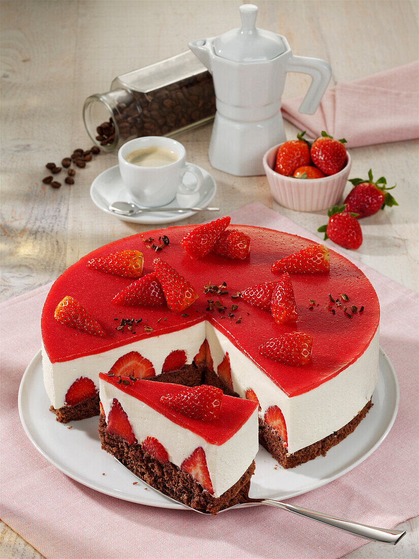 Strawberry coffee mousse cake