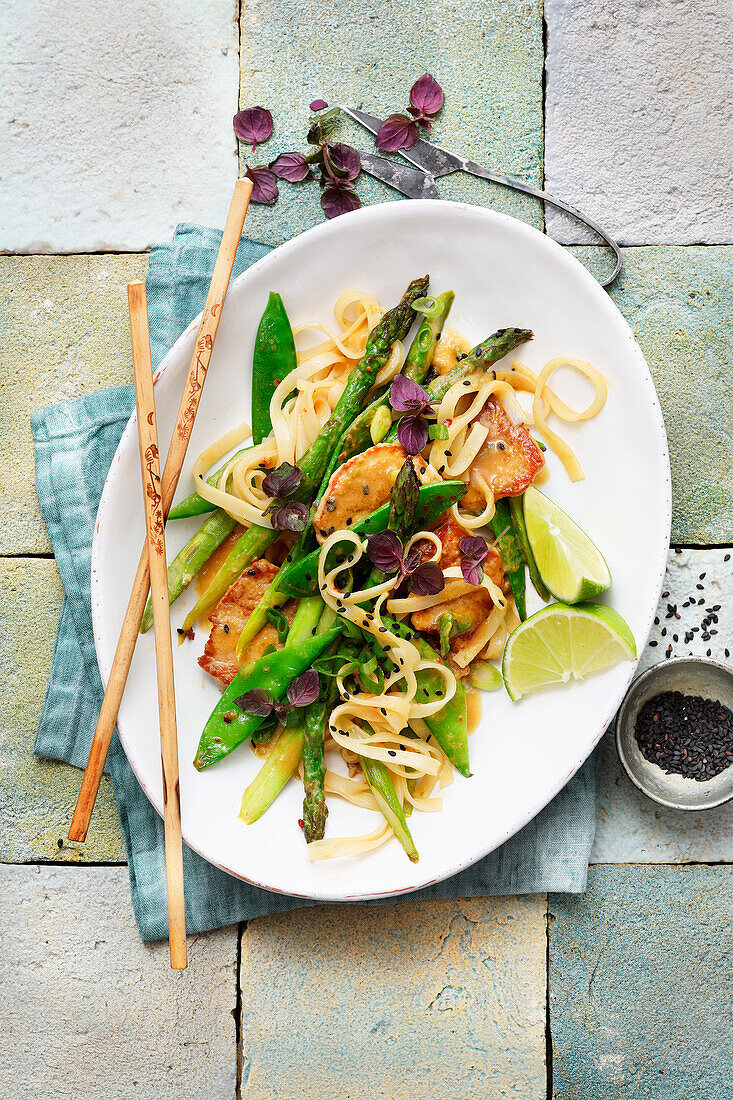 Pad Thai with asparagus, pork fillet, and rice noodles