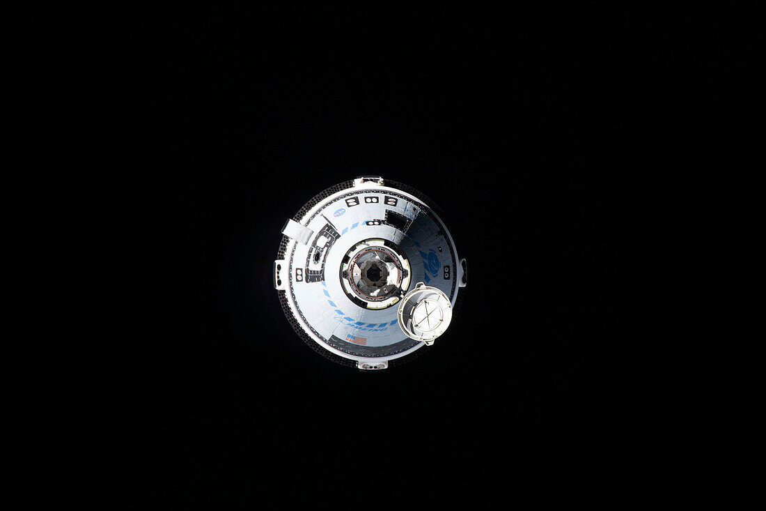 Boeing CST-100 starliner crew approaching ISS