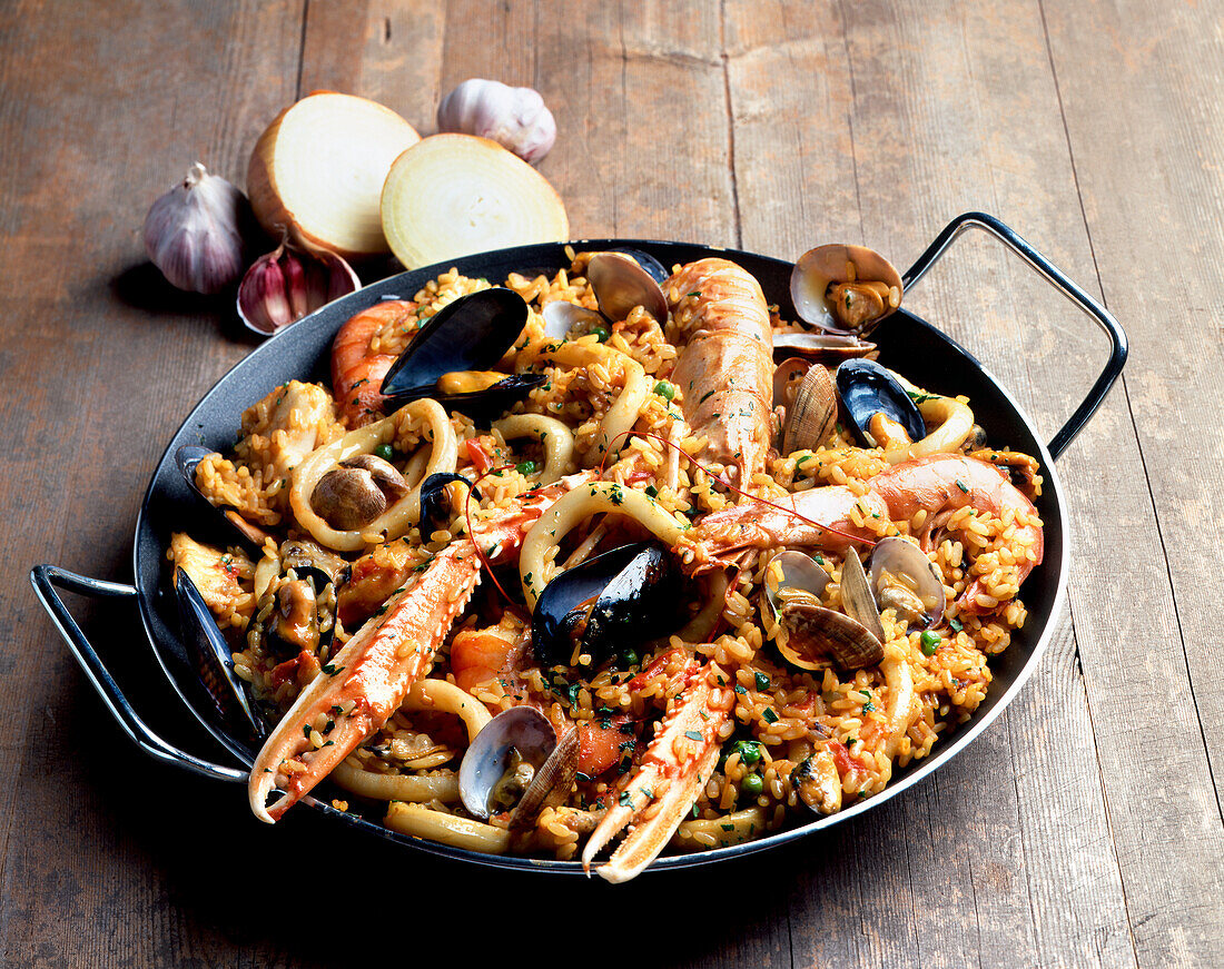 Spanische Paella mit Meeresfrüchten