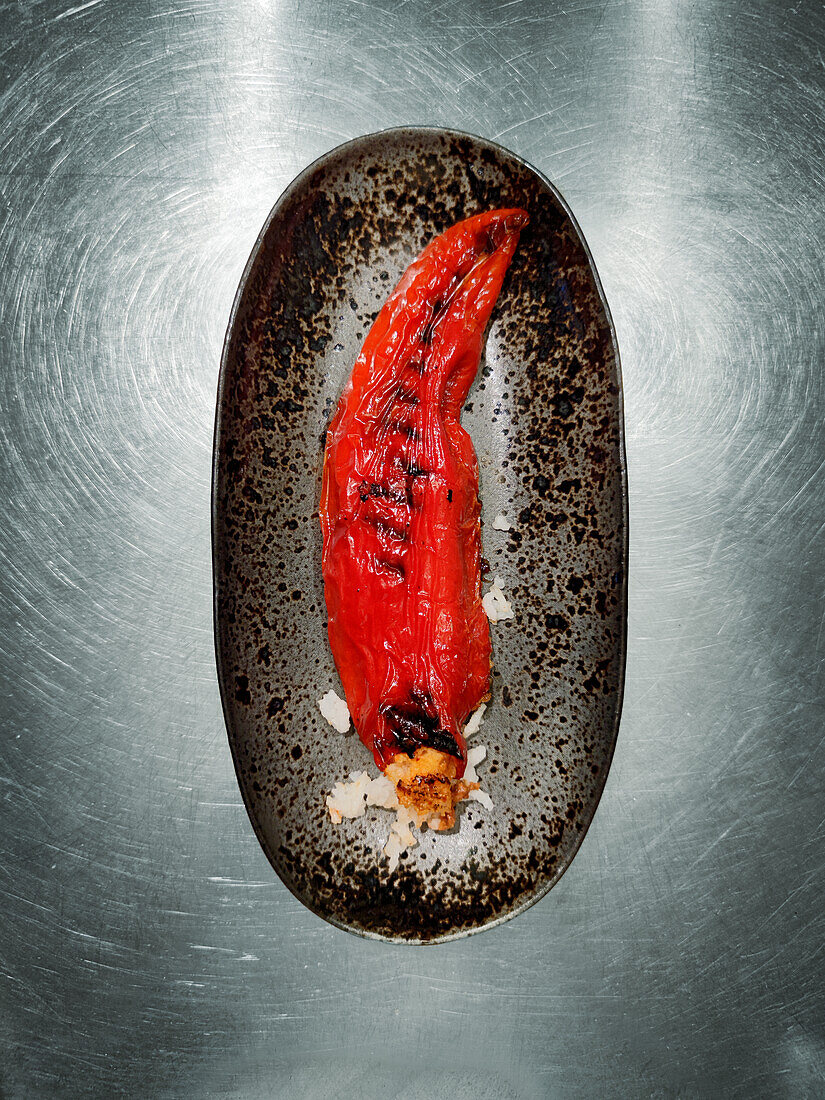 Grilled pointed peppers stuffed with rice