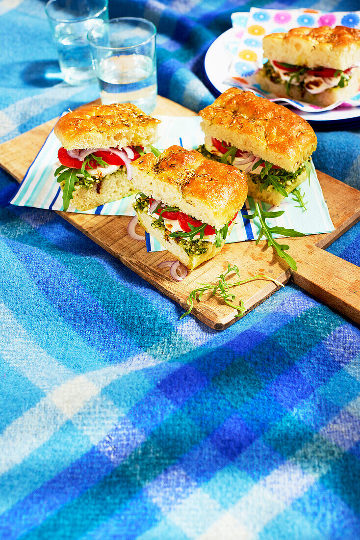 Caprese-Sandwiches fürs Picknick