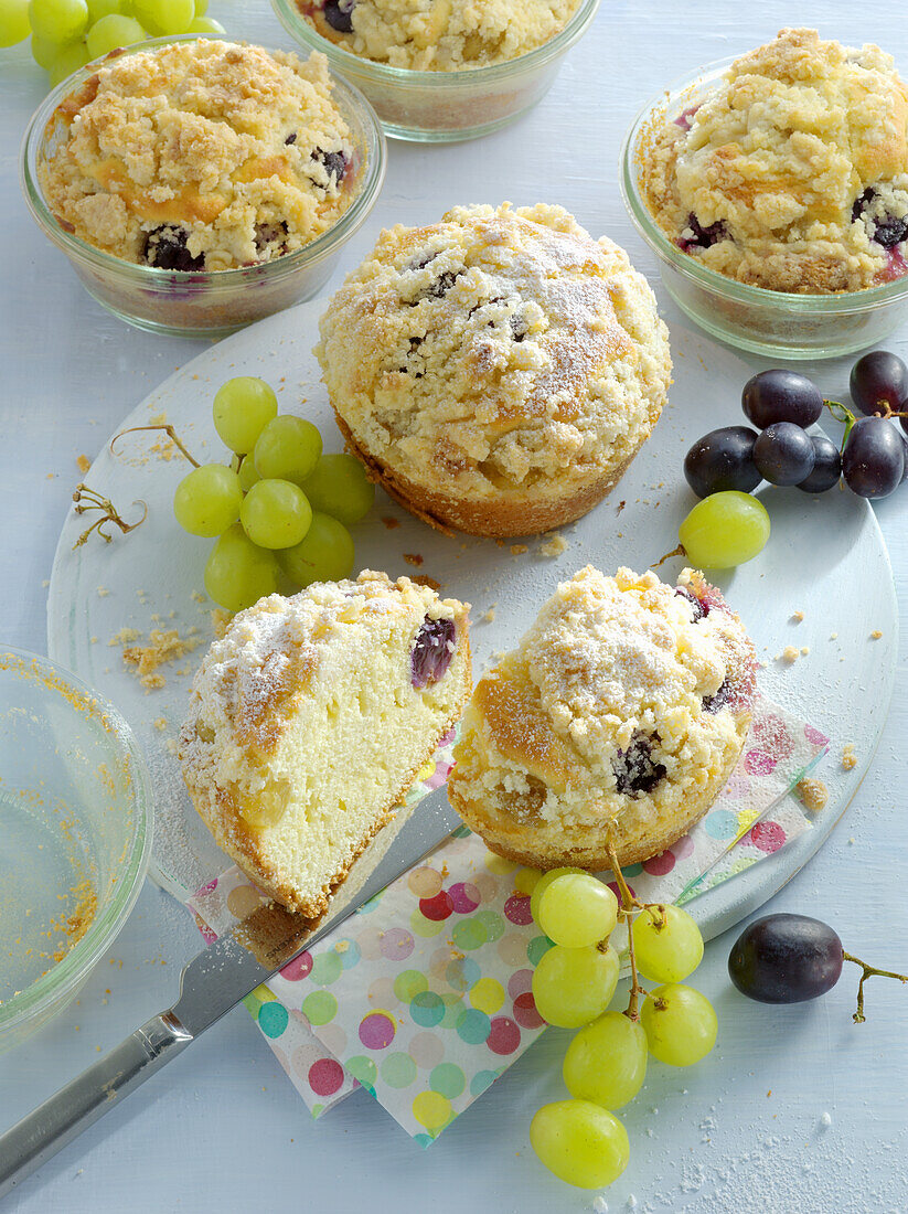 Traubenküchlein mit Butterstreusel im Glas gebacken