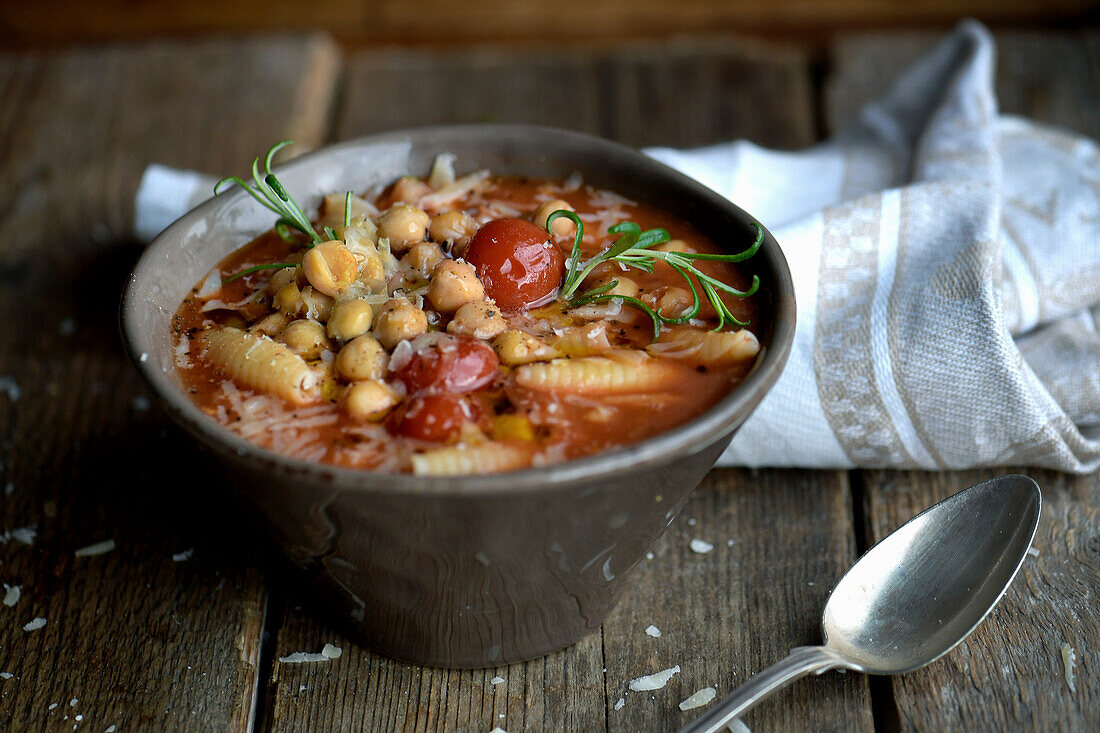 Pasta with chickpeas in tomato sauce