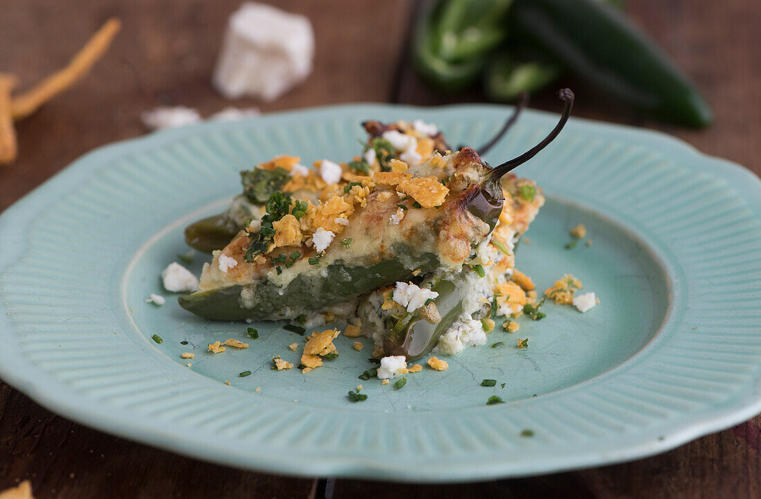 Jalapeno Poppers (gebackene, mit Frischkäse gefüllte Jalapenos)