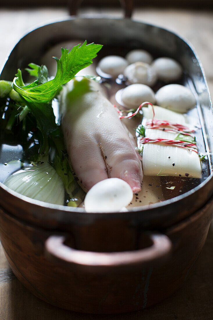 making broth from pig's foot