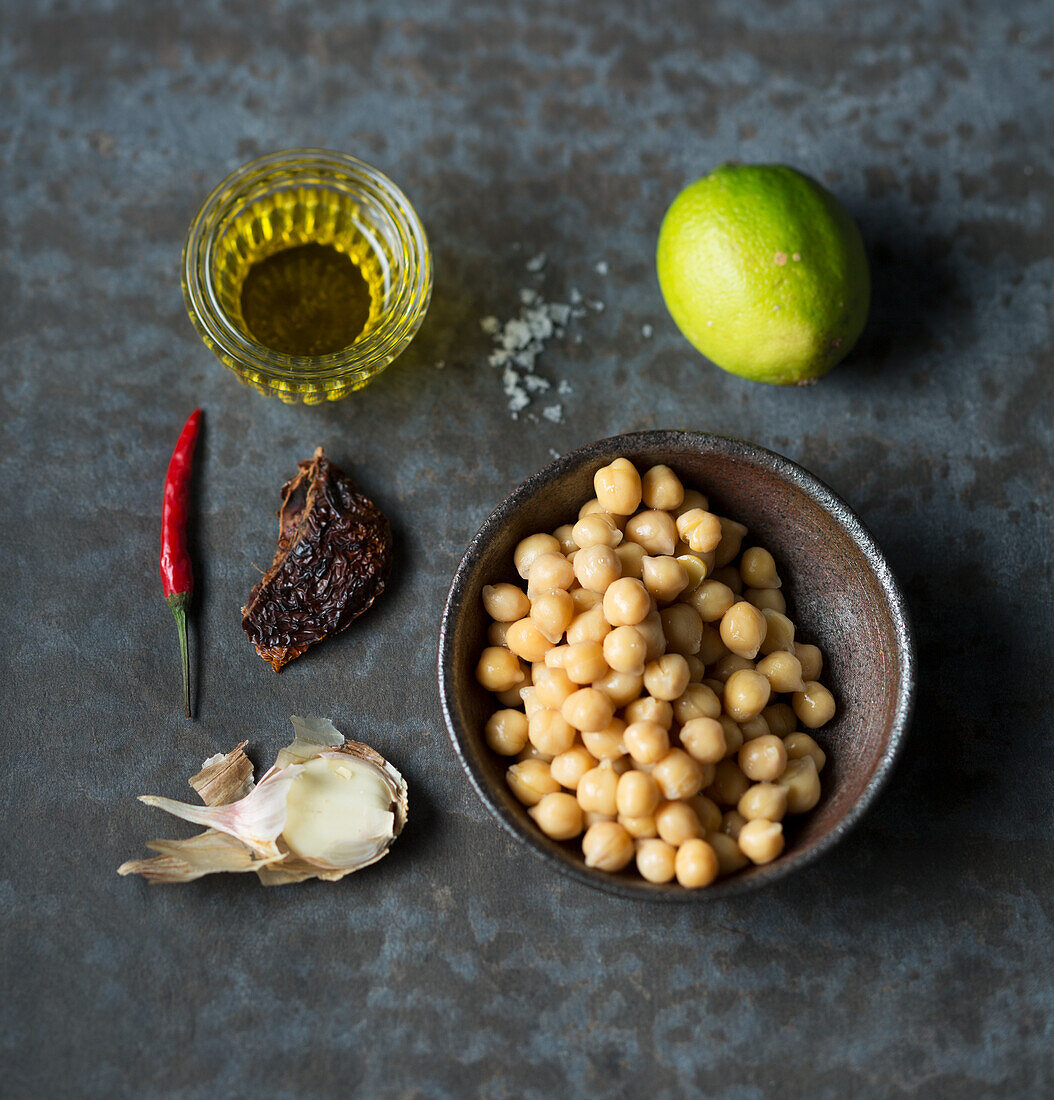 Ingredients for vegan hummus