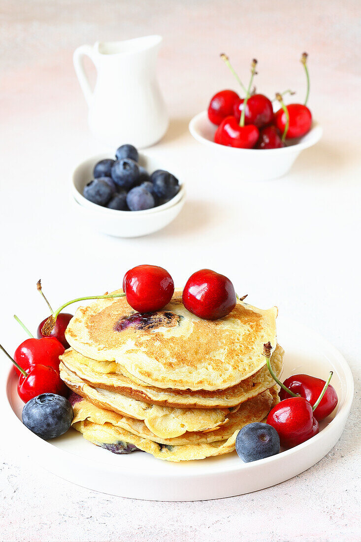Pancakes with blueberries and vanilla