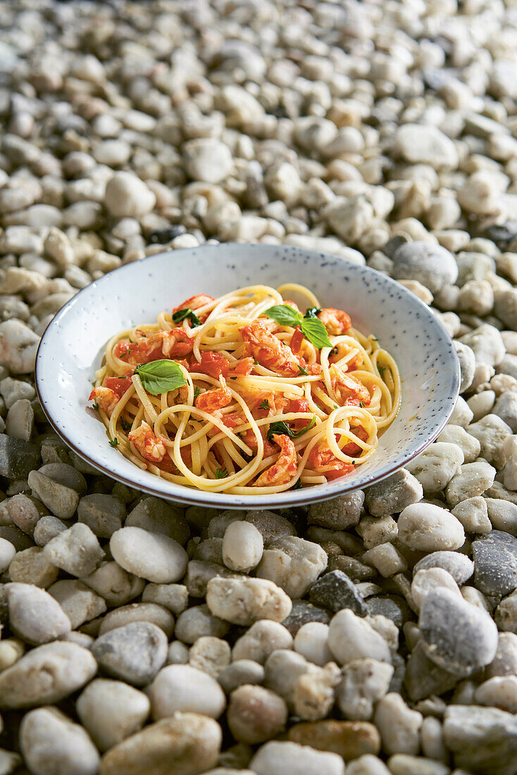 Linguine with crabmeat and tomato sauce