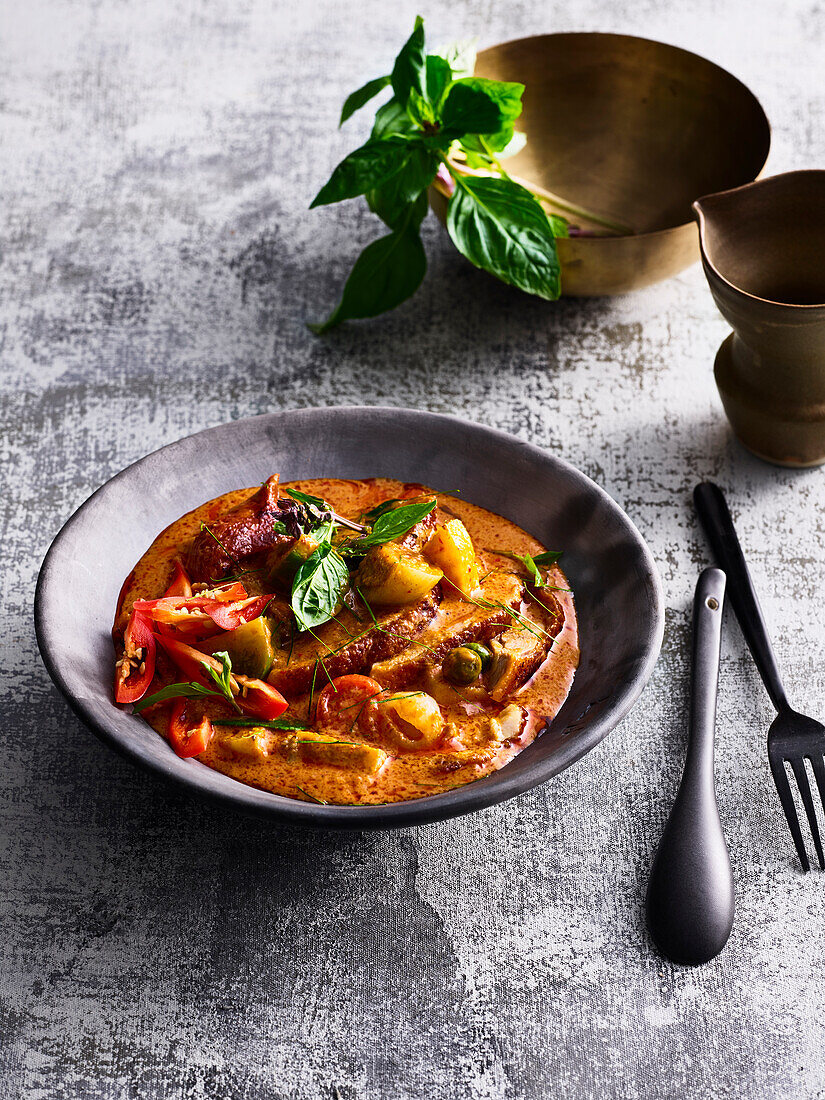 Gaeng Dang Bped - red curry with duck meat (Thailand)
