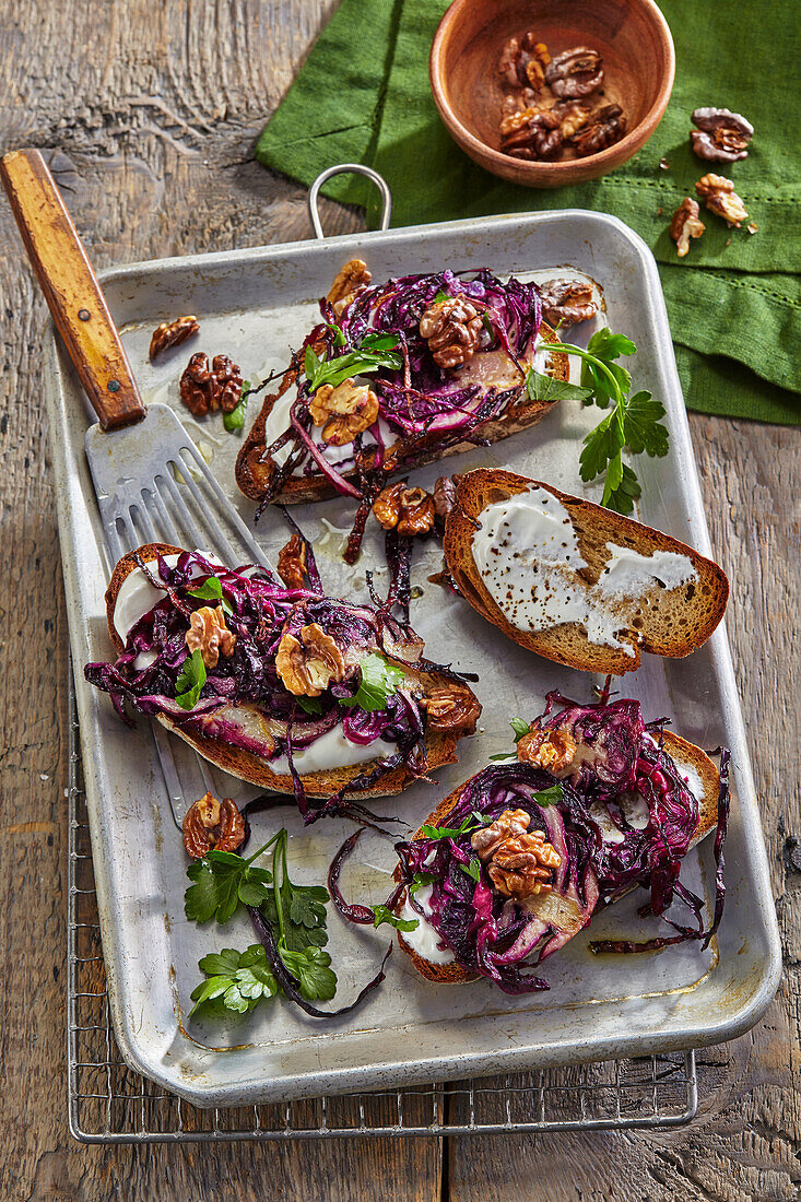 Crispy baked red cabbage toasts