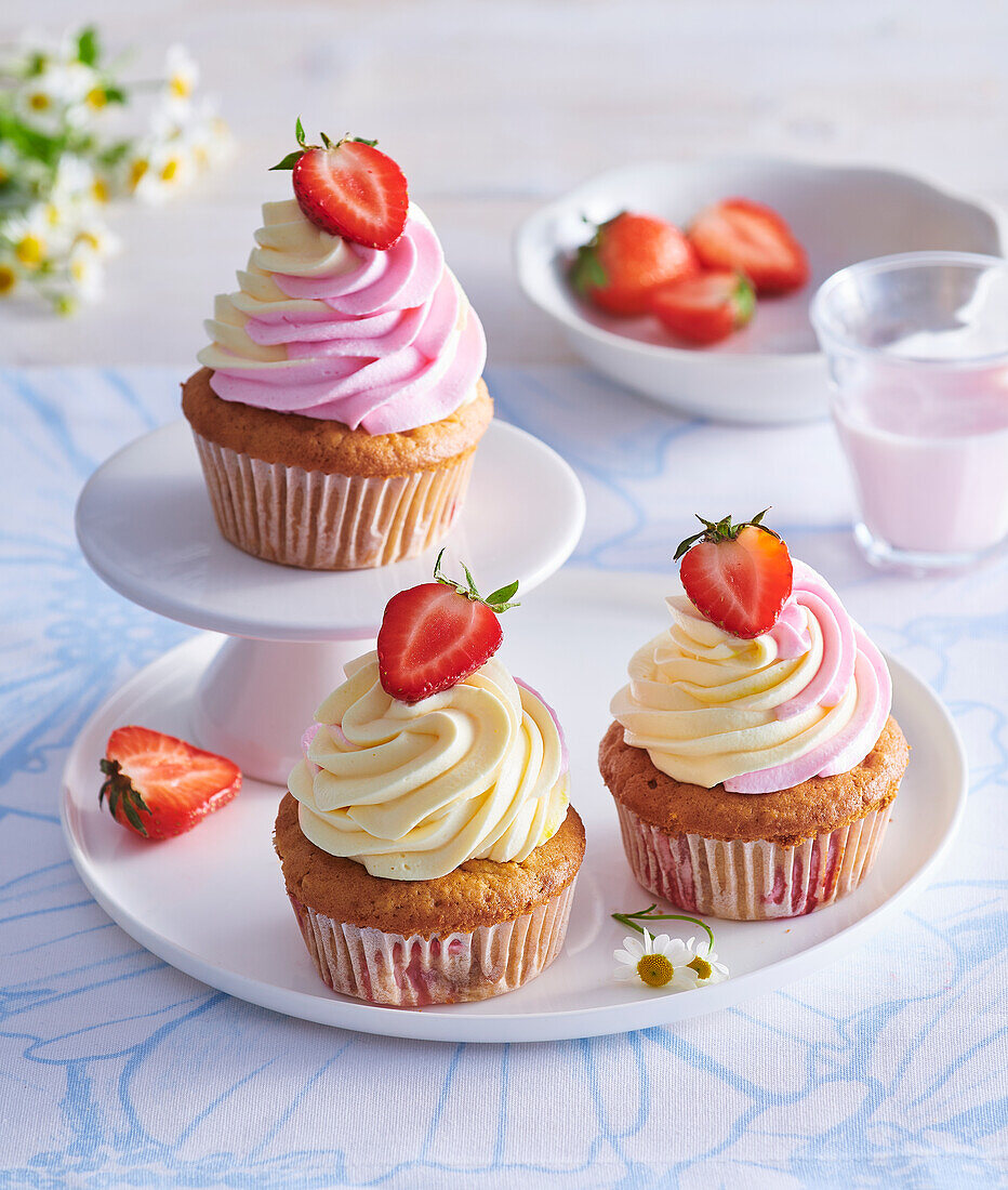 Cremige Erdbeer-Cupcakes