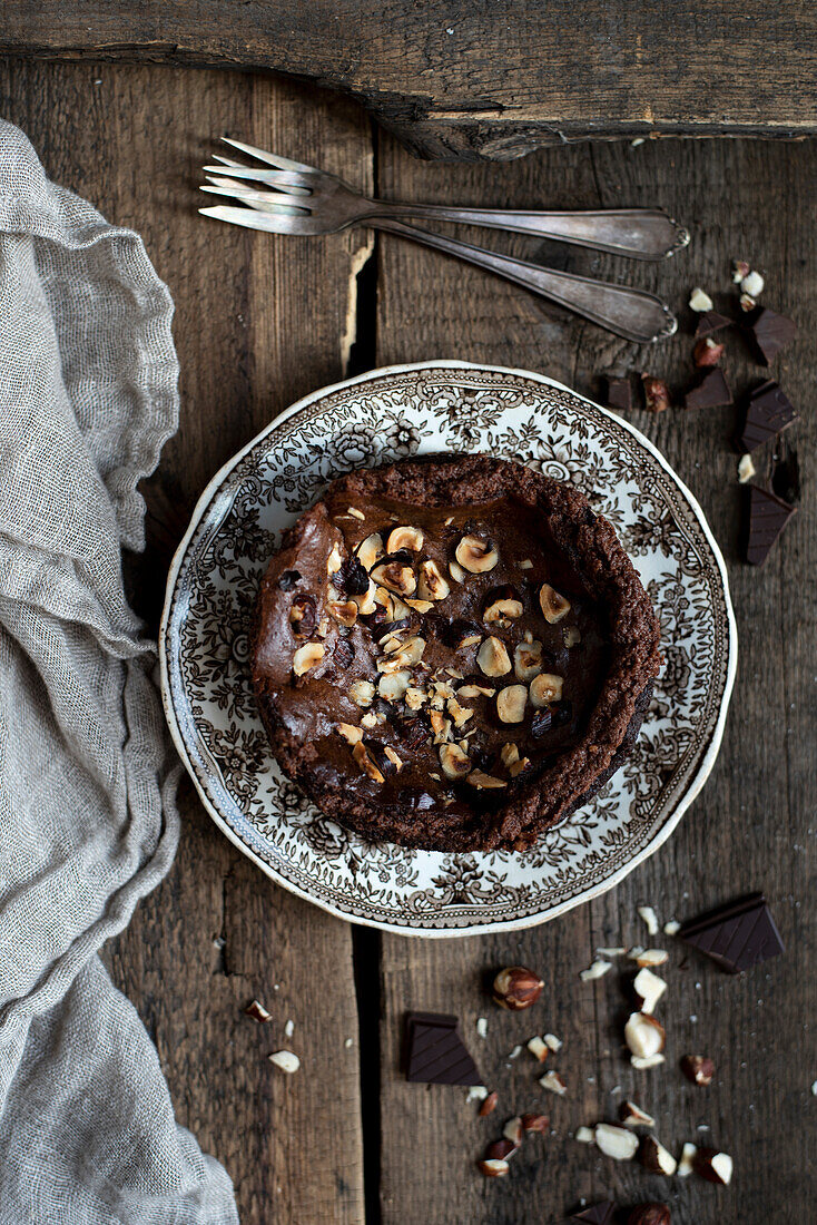 Mini chocolate cheesecake with hazelnuts