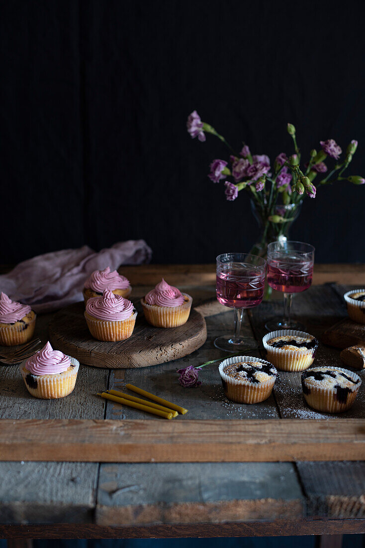 Clueberry cupcakes with pink frosting
