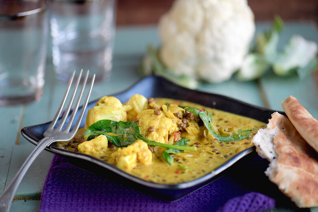 Indian cauliflower curry with lentils