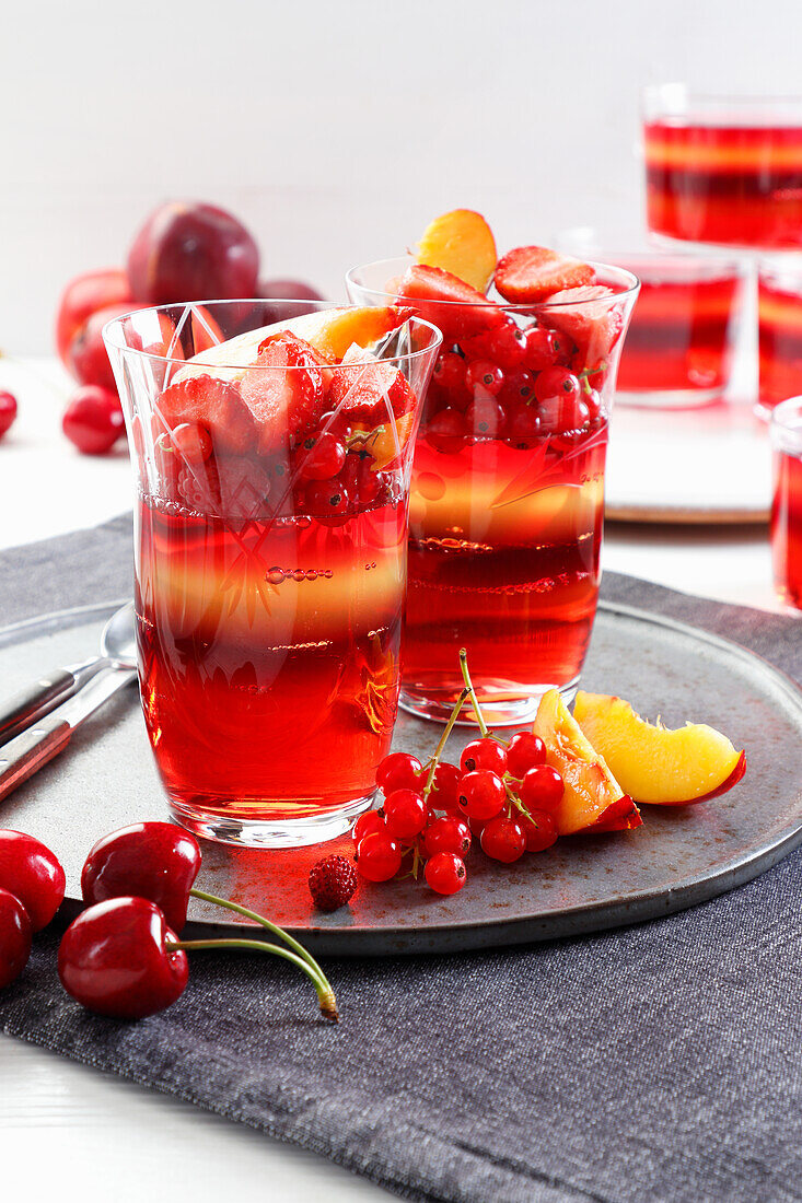 Dessert of jelly layers with fresh fruit
