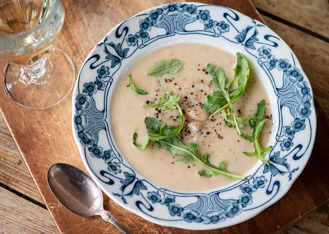 Creamy cannellini bean soup with rocket