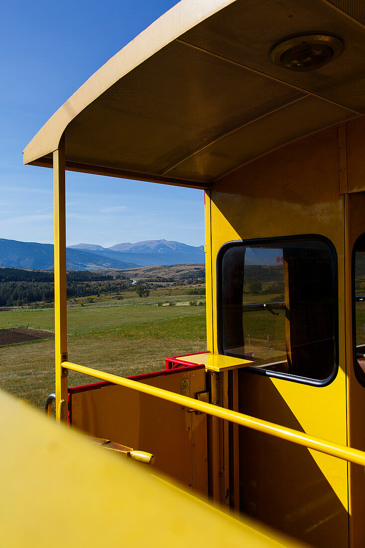 Der gelbe Zug 'Le train jaune', Ligne de Cerdagne, Pyrénées-Orientales, Okzitanien, Frankreich