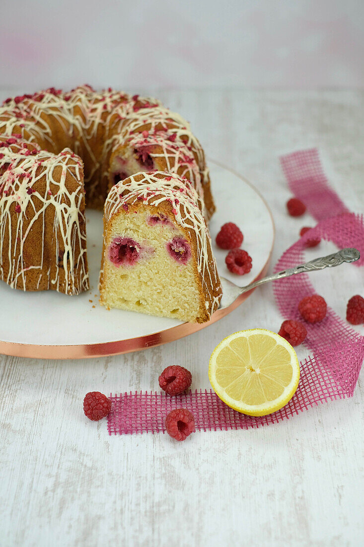 Lemon and raspberry gugelhupf, sliced