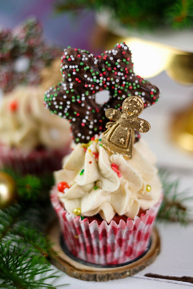 Winter Gingerbread Cupcakes (Close Up)