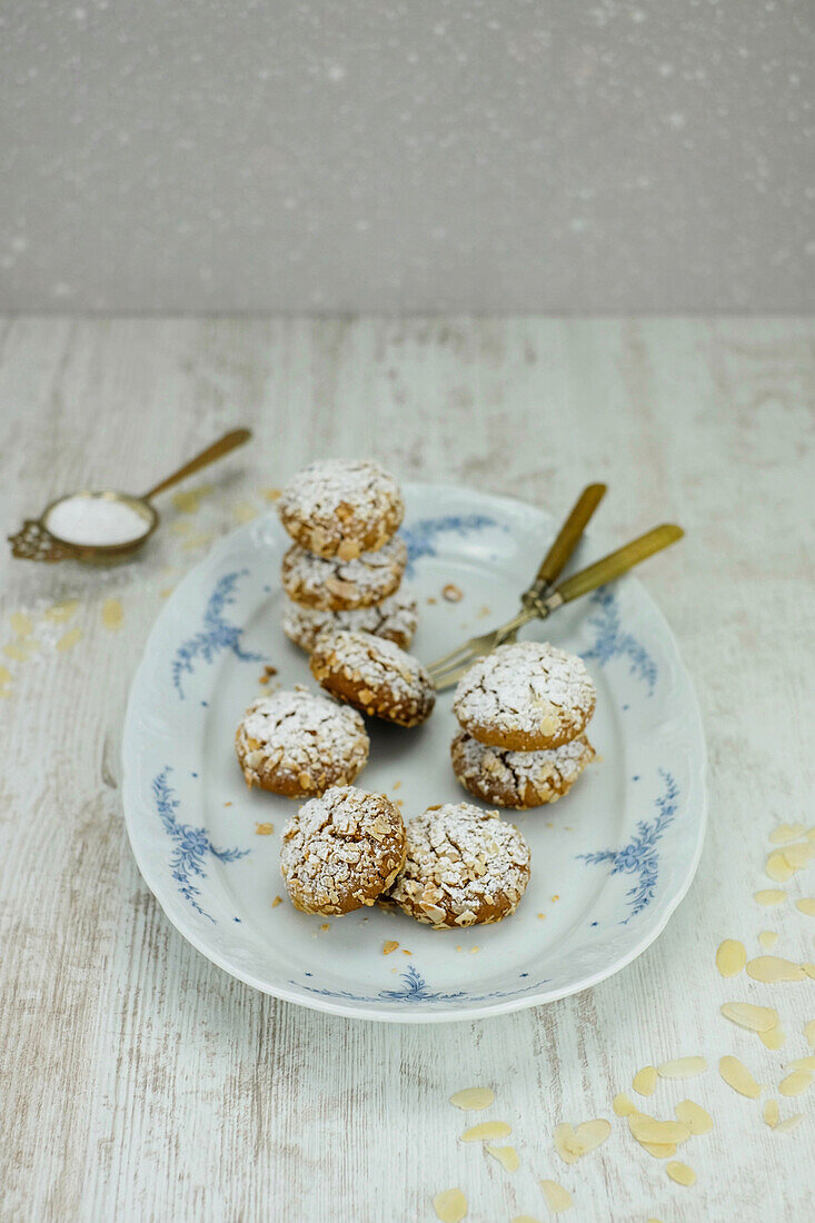 Almond biscuits