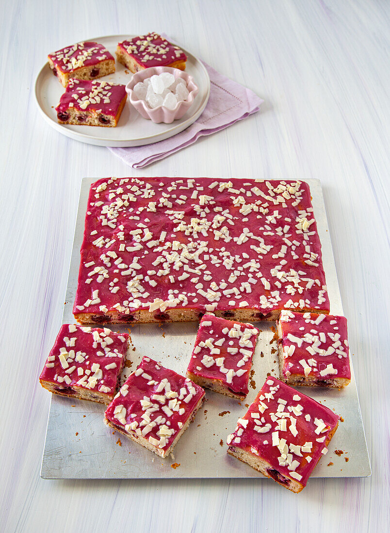 Kirschjoghurt-Becherkuchen vom Blech