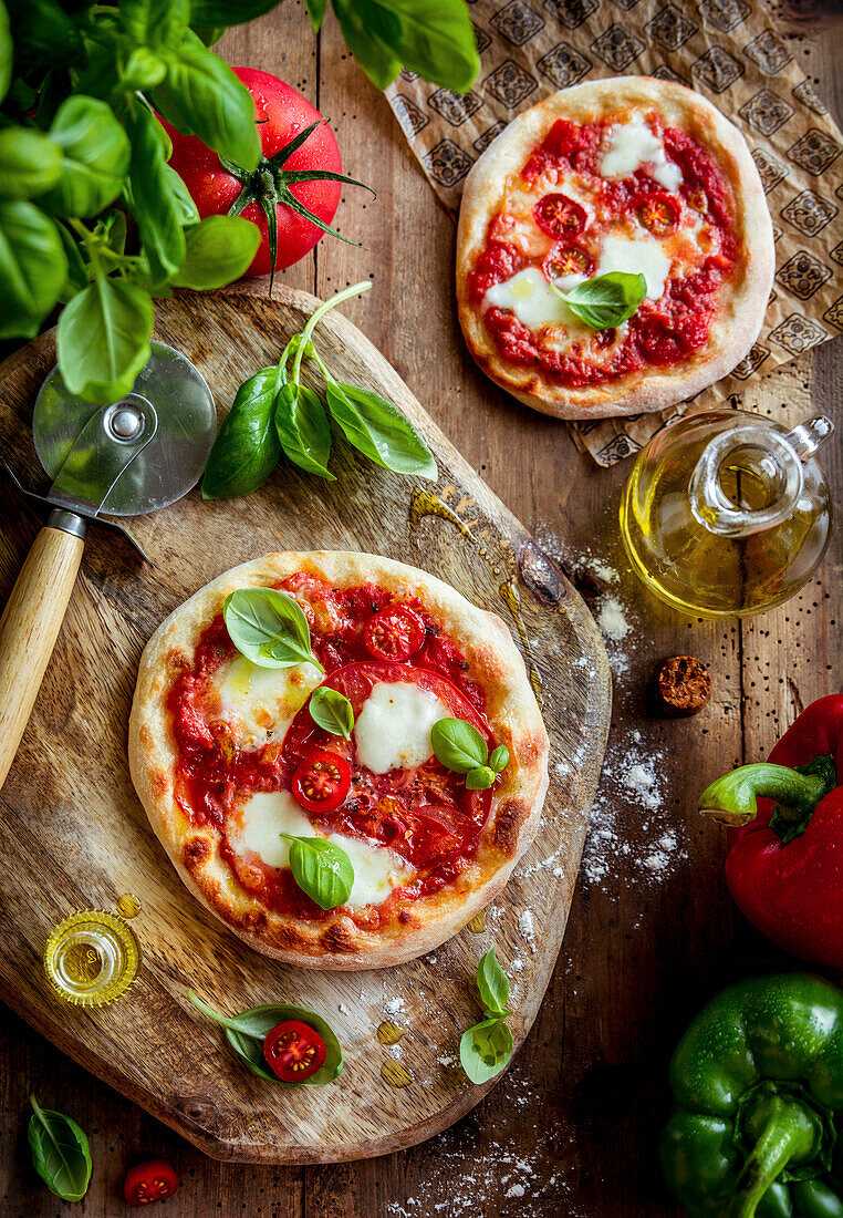 Mini pizzas with mozzarella and pepperoni