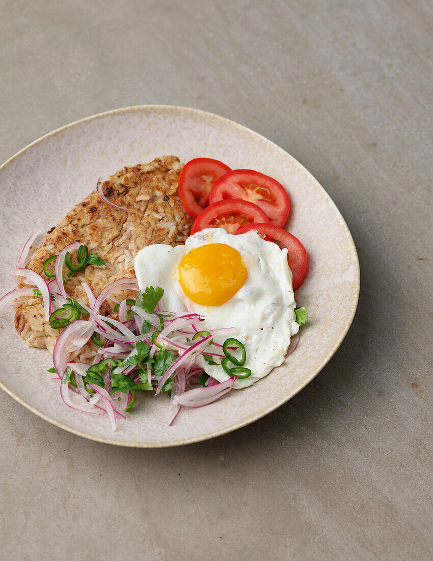 Tacu Tacu mit Salsa criolla (Peru)