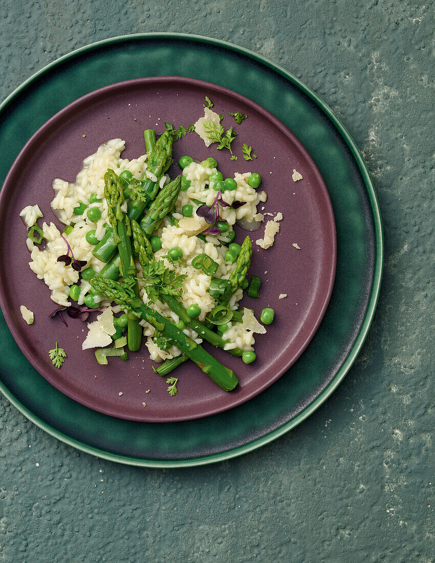 Spring risotto with asparagus and peas