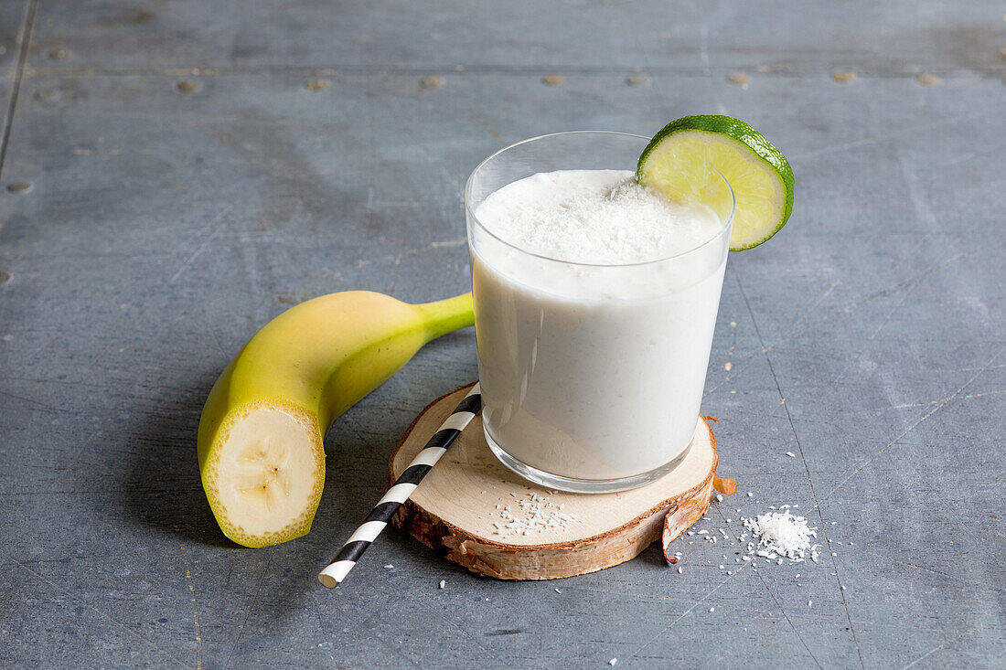 Banana-coconut shake