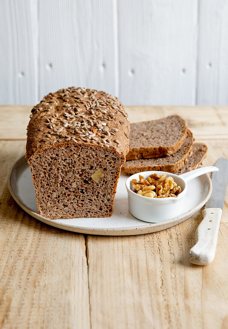 Hearty spelt wholegrain bread