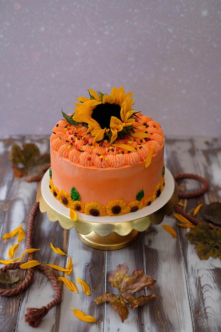 Herbstliche Sonnenblumen-Torte