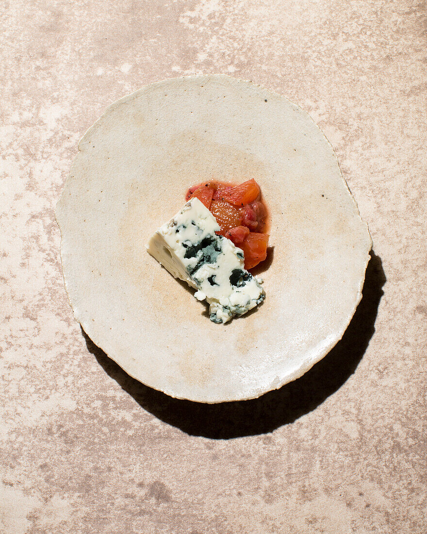 Roquefort cheese with chutney sauce