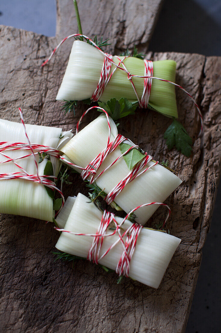 Raw vegetable parcels