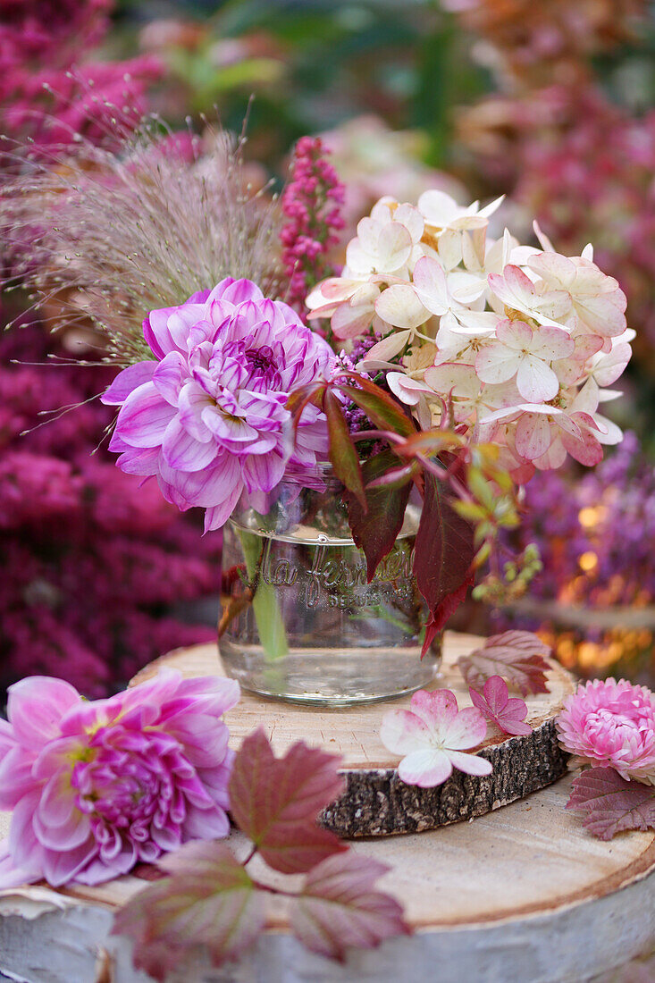 Bouquet with dahlias (Dahlia), hydrangea (Hydrangea) and heather