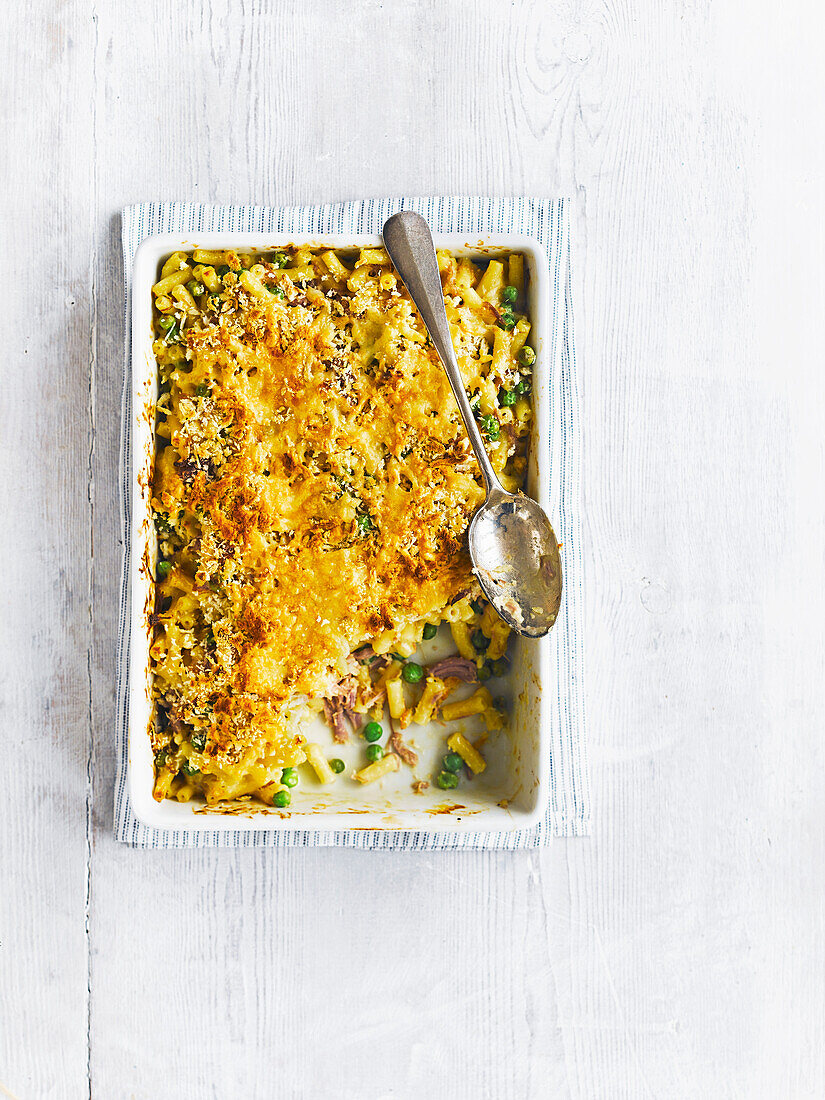 Mac 'n' hock-a-roni Cheese (macaroni and cheese casserole with peas)