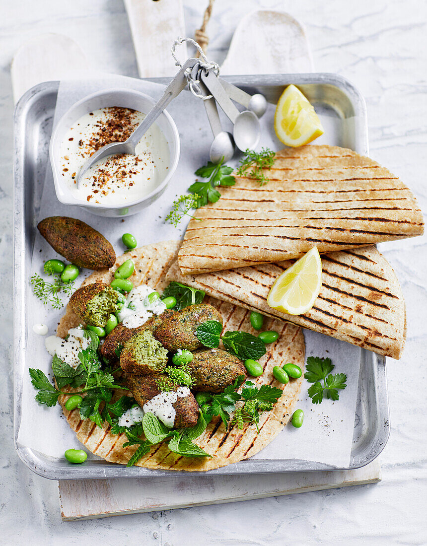 Green falafel and tahini sauce (Air fryer)