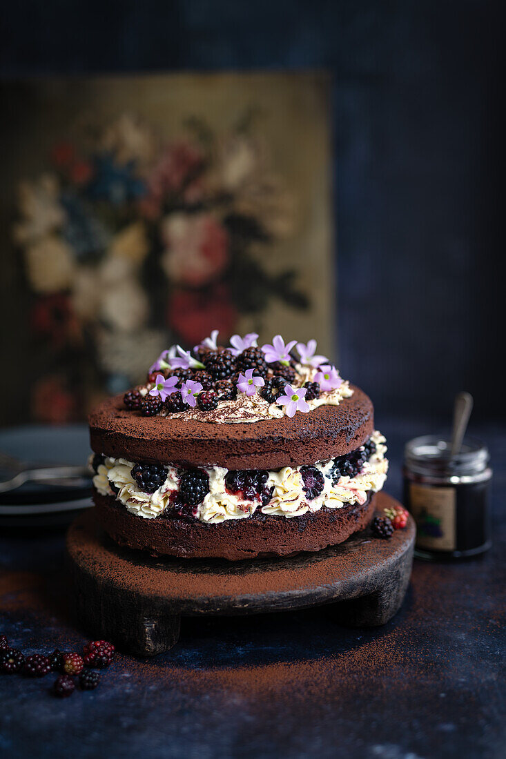 Chocolate Sandwich Cake mit Brombeeren