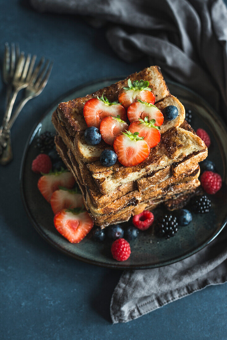 Jenga French toast with berries and chocolate cream