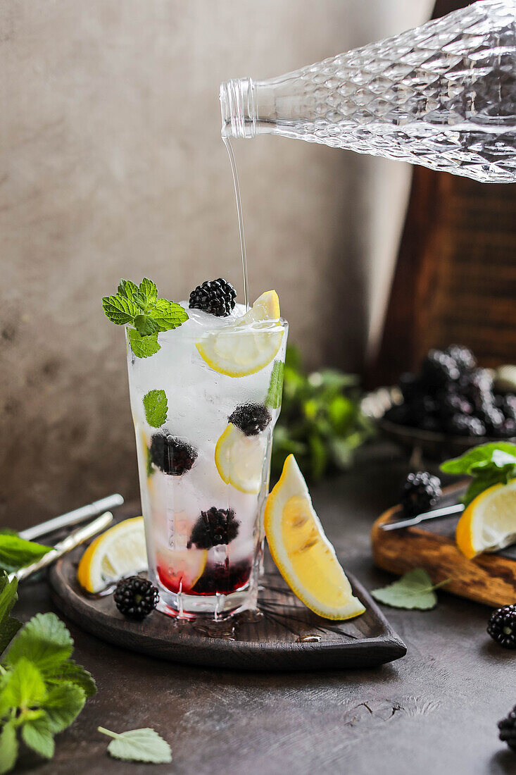 Refreshing berry lemonade
