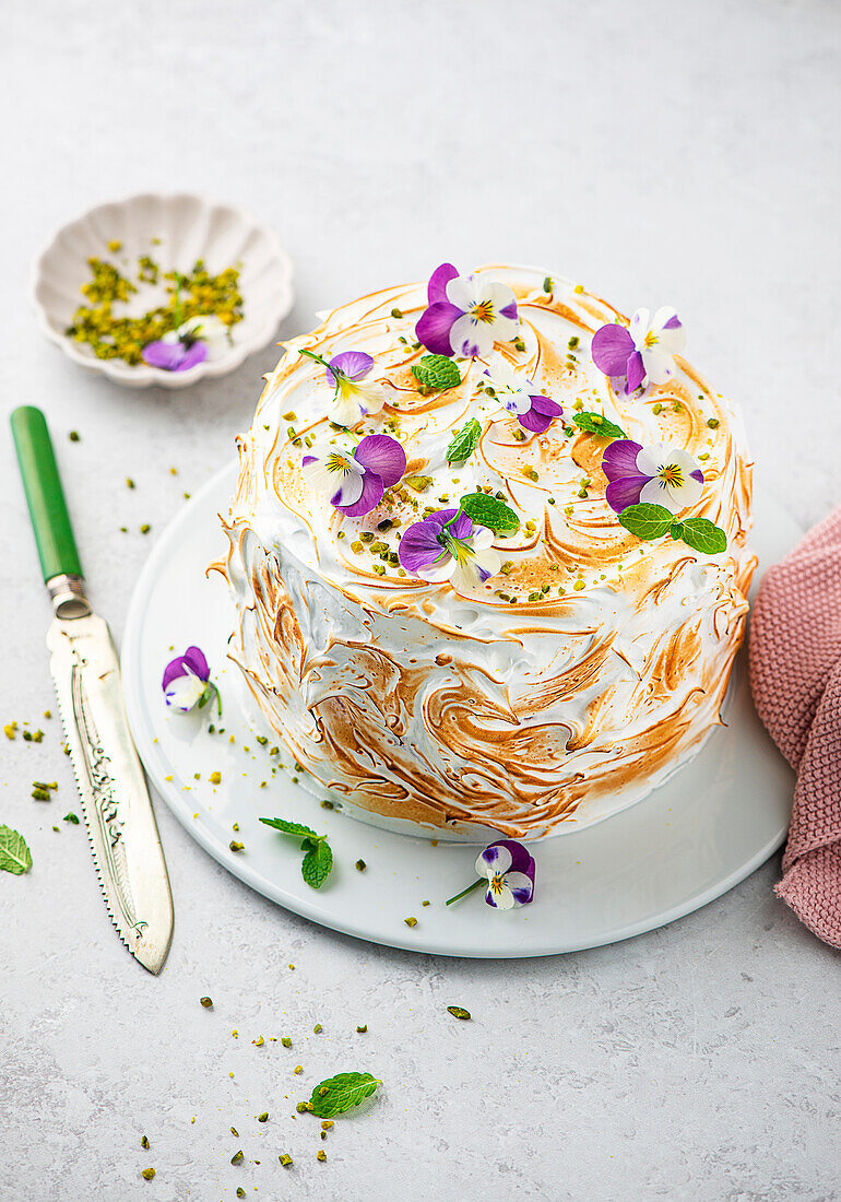 Rhubarb meringue pie