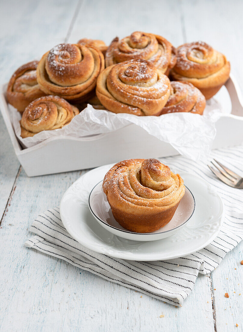 Vegan cruffins (mixture of croissant and muffin) with cinnamon and saffron