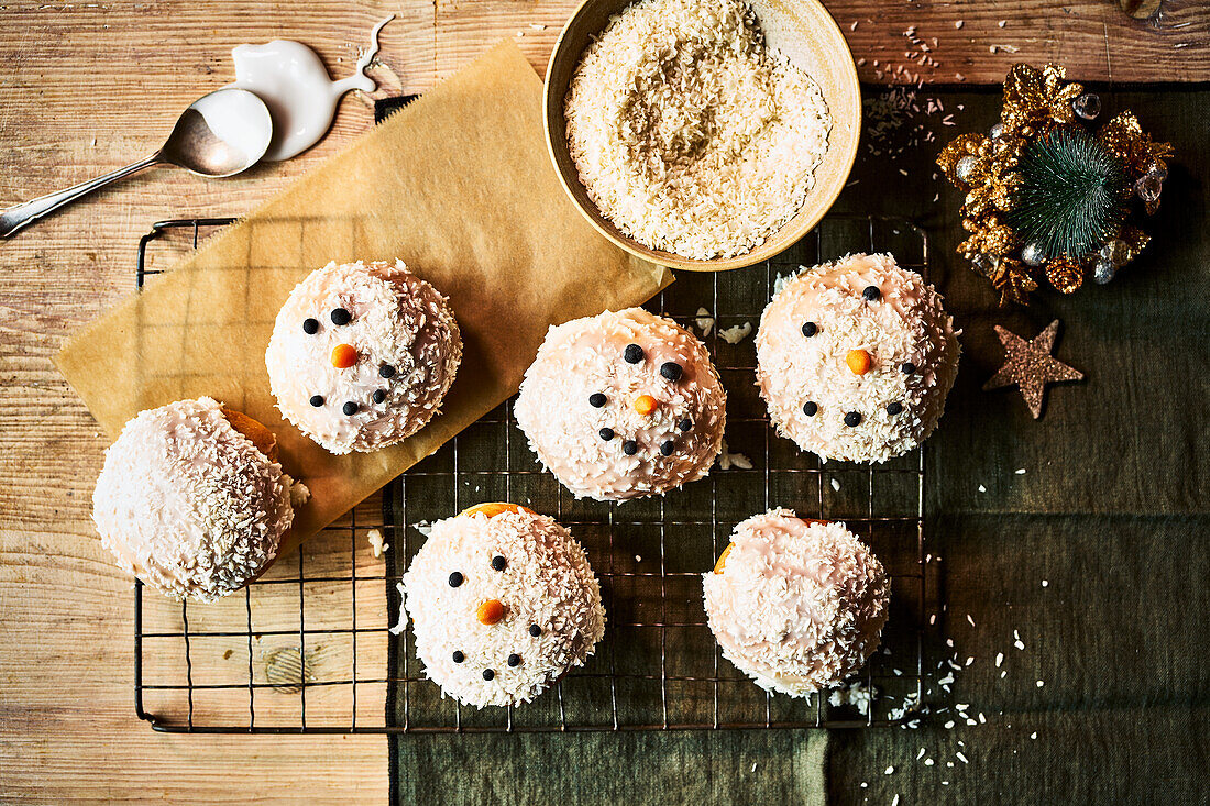 Snowman coconut buns