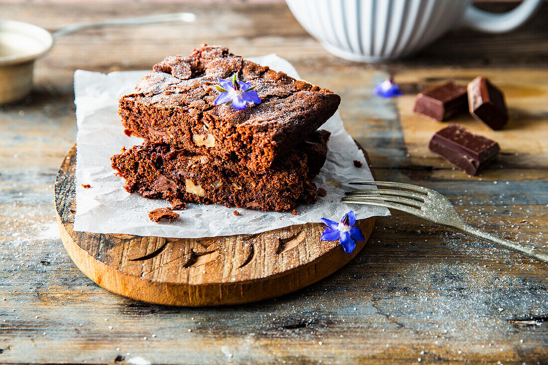 Vegan courgette brownies