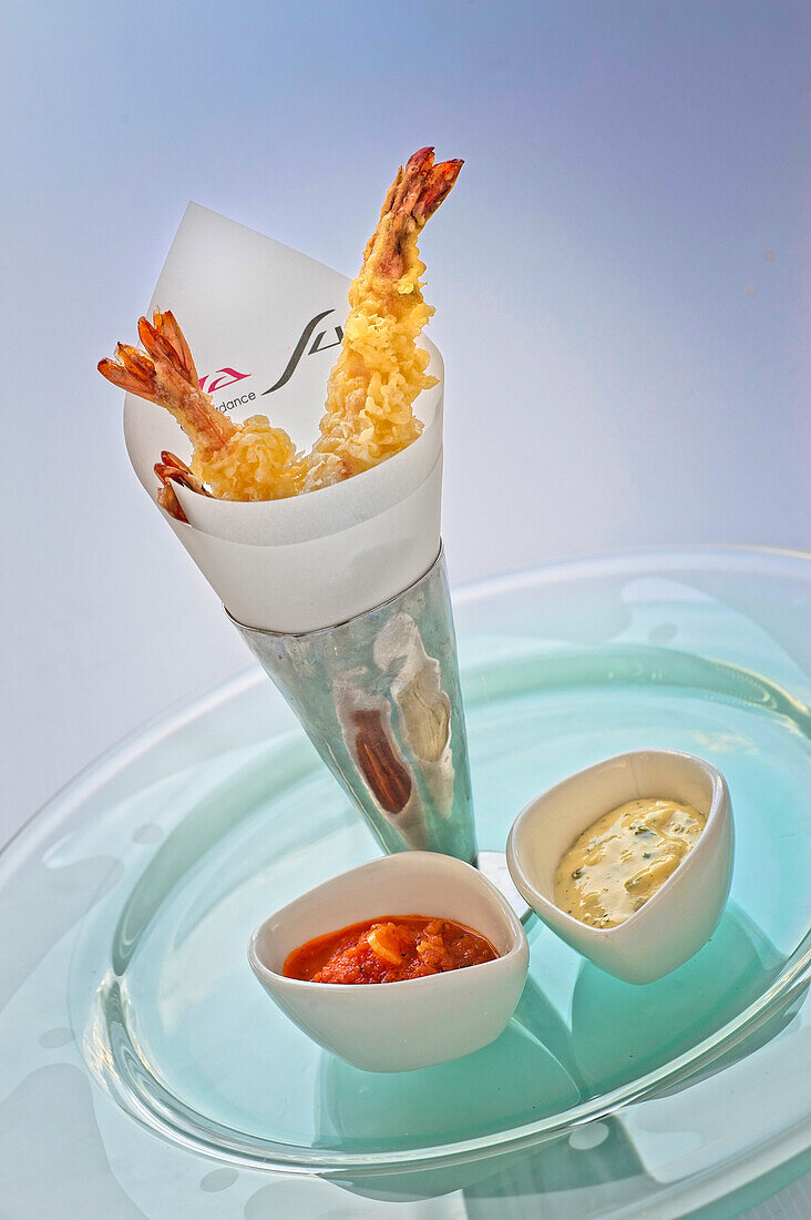 Shrimp tempura with two dips