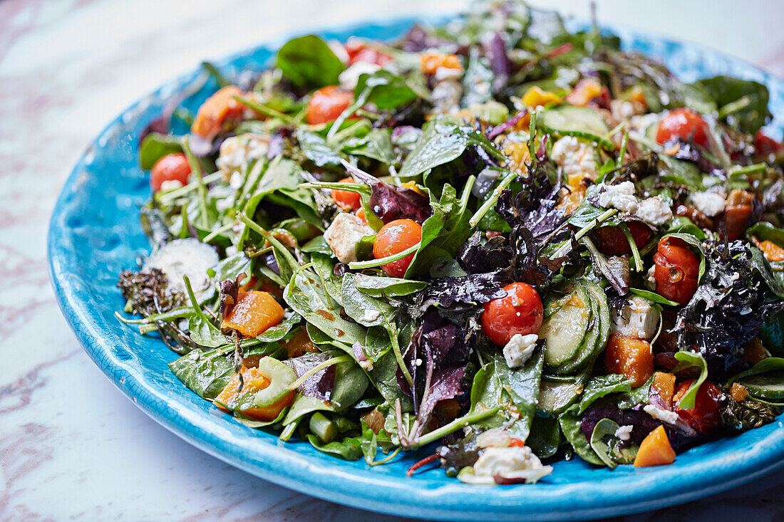 Mixed salad with dressing