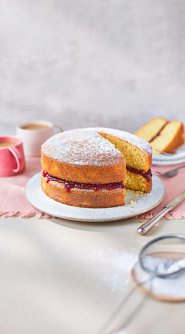 Victoria Sponge Cake with raspberry jam