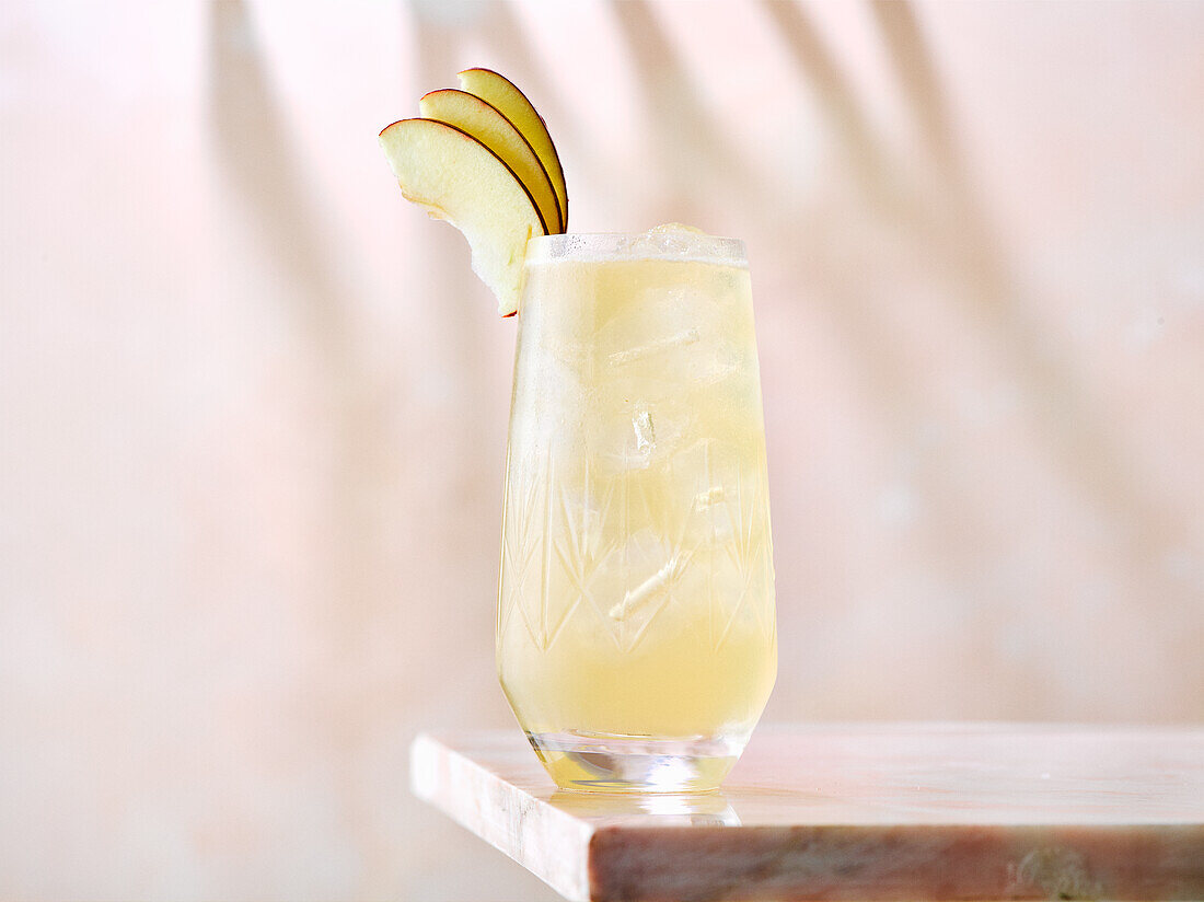 Bourbon-Apfel-Fizz