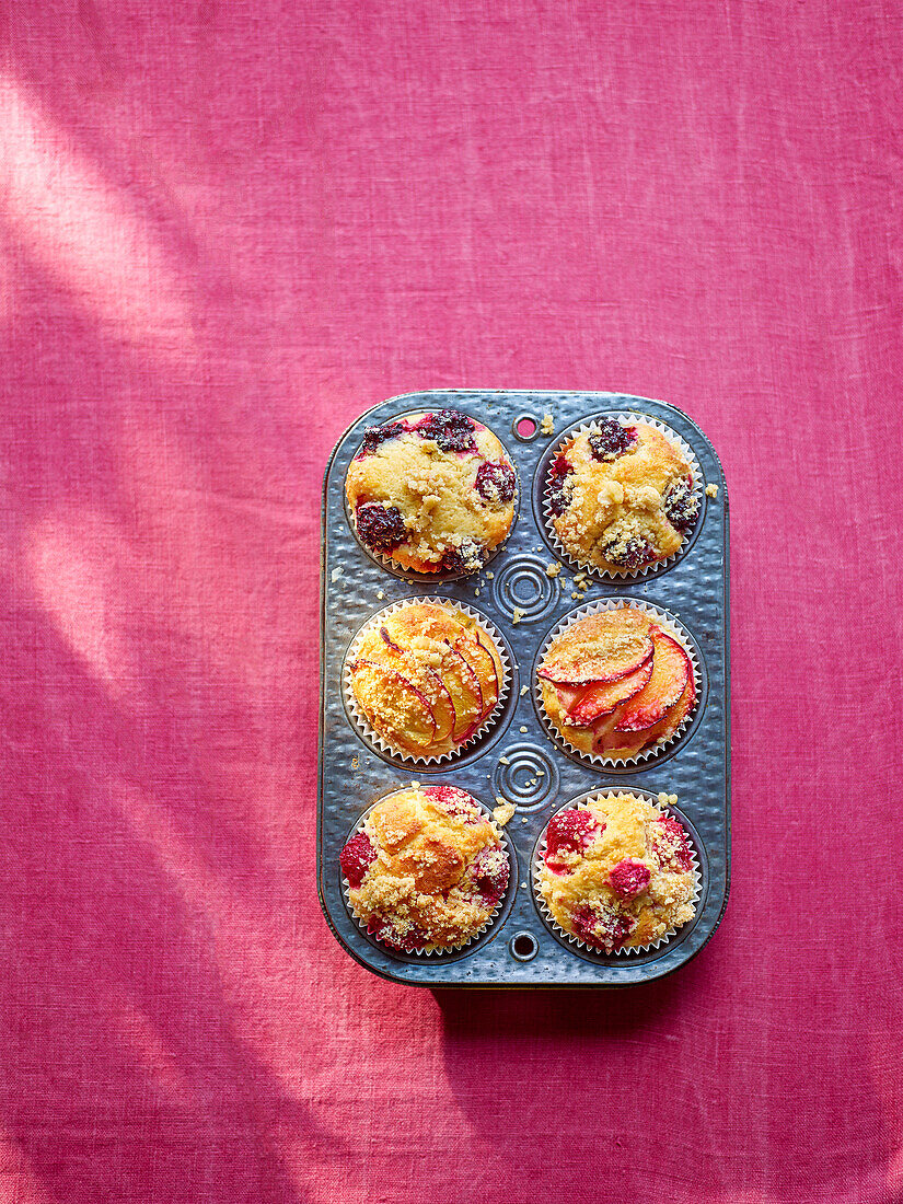 Fruity crumble muffins