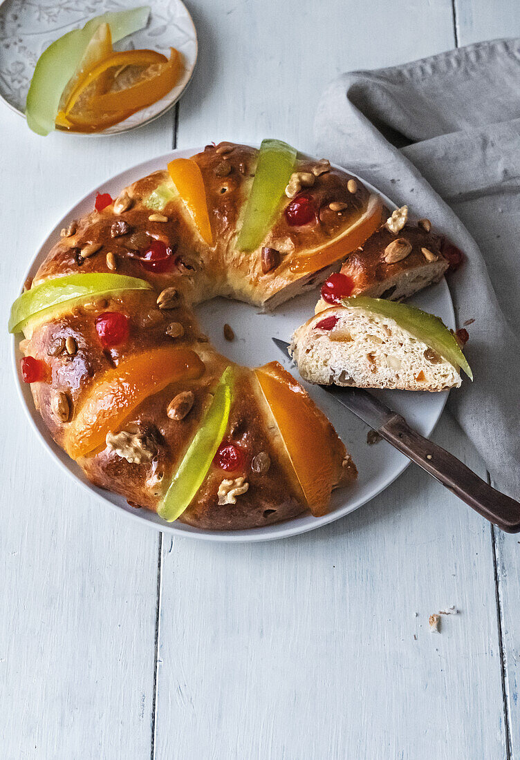 Bolo Rei (Portugiesischer Weihnachtskuchen)